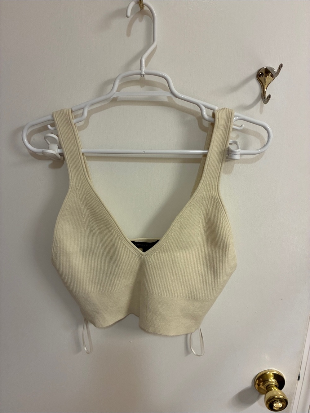 Banana Republic Cream Ribbed V-Neck Crop Tank Sz L